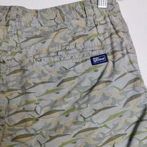 Reyn Spooner Reversible Cotton 8.5" Shorts Olive Green Shark Fish Sz 30 Vacation - Picture 7 of 12